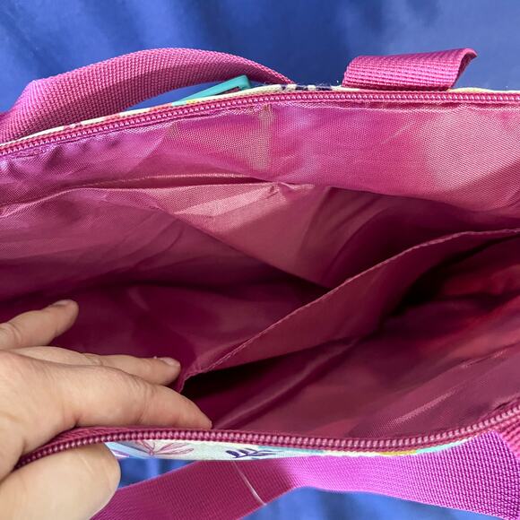 NEW Disney Frozen Backpack with Anna And Elsa - Picture 5 of 6